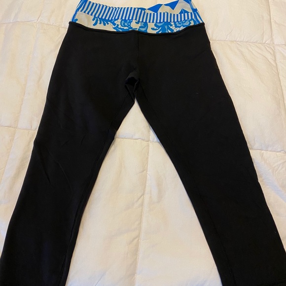 Lululemon crops size 6 - Picture 2 of 3